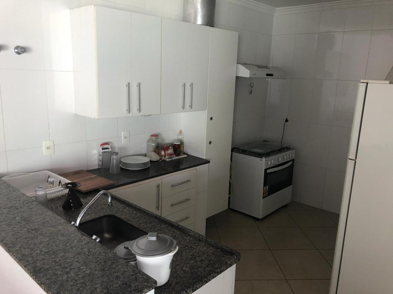 Апартаменты Hospedagem Oliveira Vaz Lobo Мокока Экстерьер фото